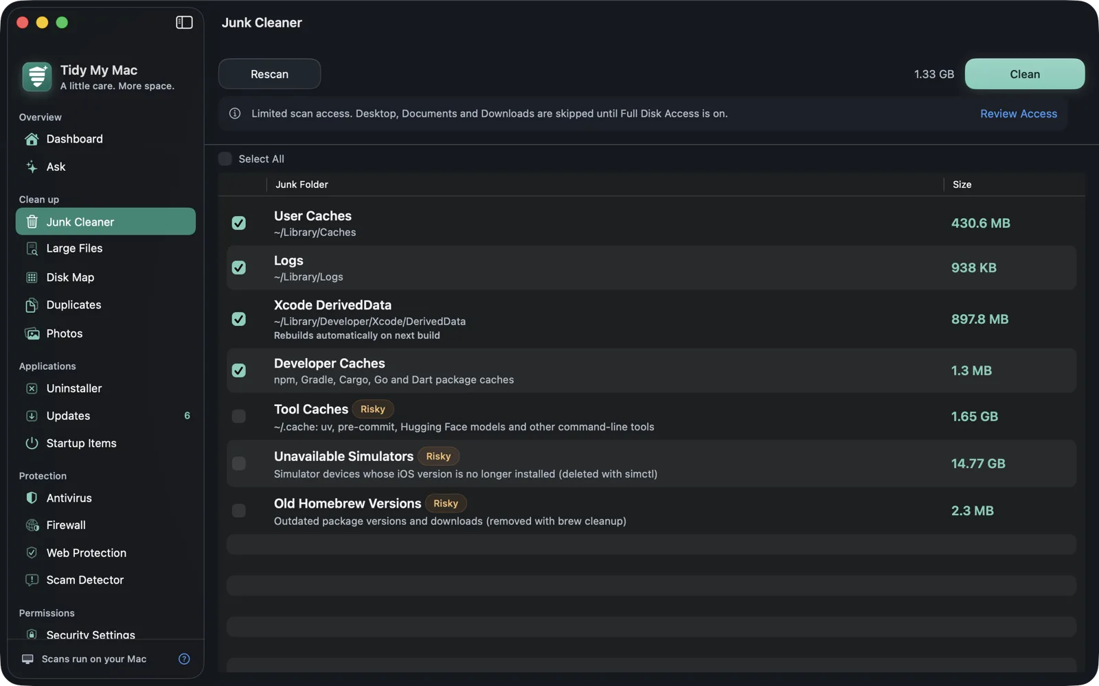 Junk Cleaner listing caches, logs, Xcode DerivedData and old simulators with their sizes